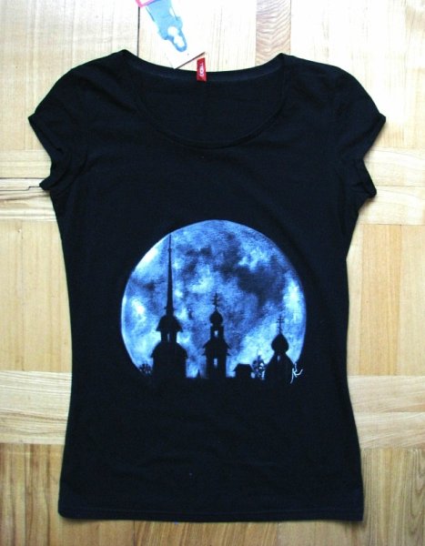 Рисуем на черной футболке