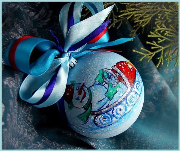 Новогодний шар акриловыми красками