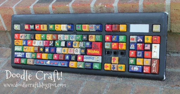 Раскрашенная клавиатура в ручную красками