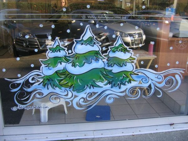 Елочка на окне гуашью