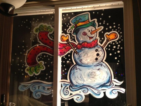 Снеговик красками на стекле