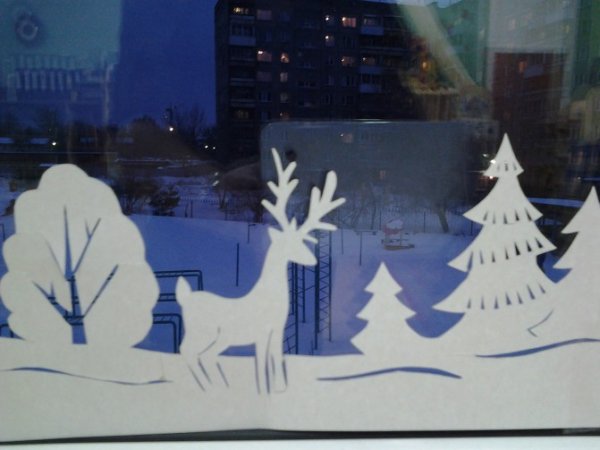 Украшение окон в детском саду гуашью