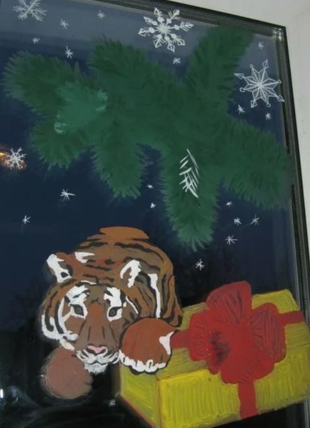 Рисунок тигра на окне к новому году