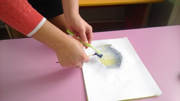 Набрызг техника рисования для детей дошкольного возраста