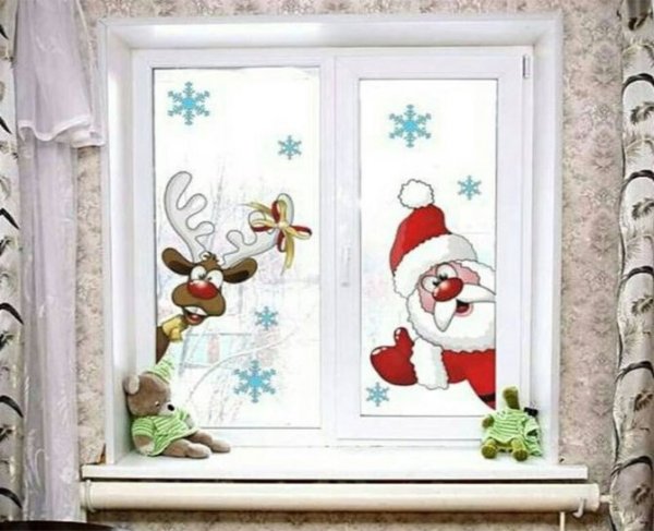 Дед Мороз на окне гуашью