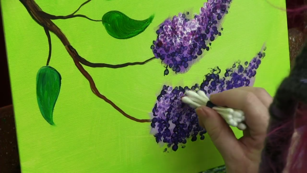 Рисование сирени ватными палочками