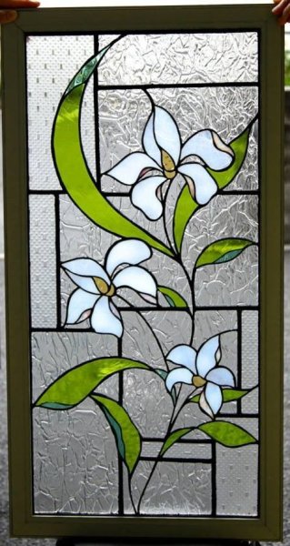 Витражные окна лилии