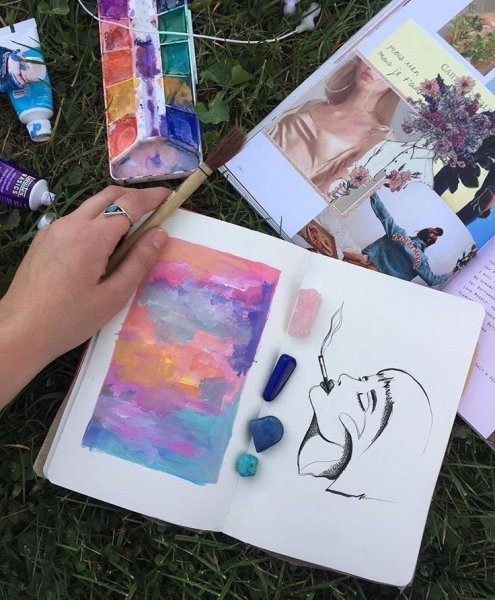 Альбомы с рисунками акварелью