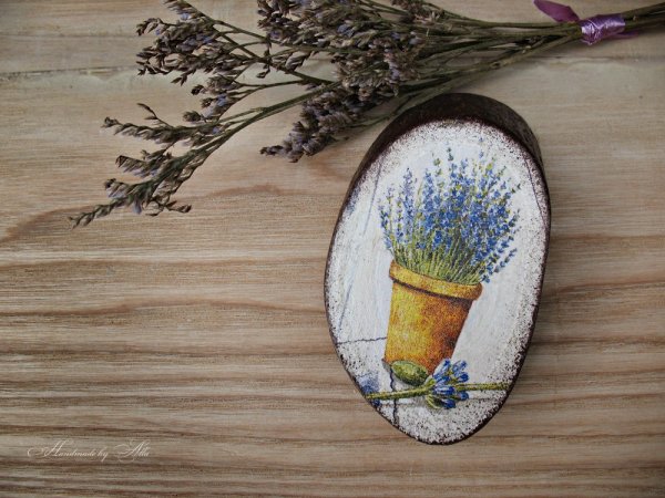 Роспись на спилах дерева букет