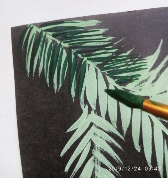 Рисование еловой ветки