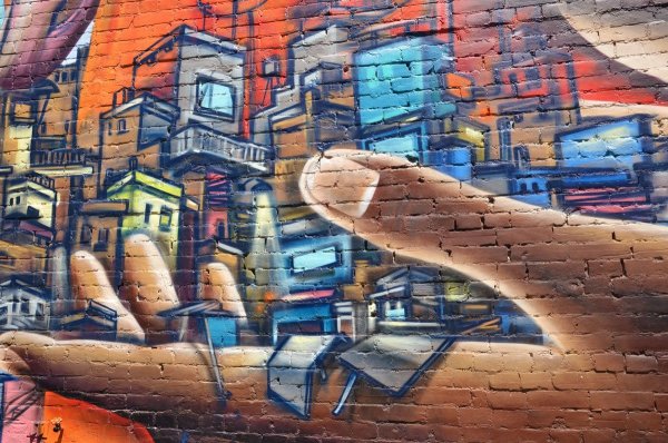 Граффити на кирпичной стене