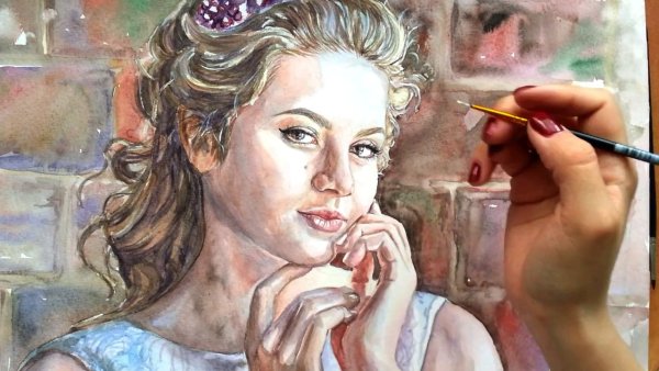 Рисовать портрет девушки