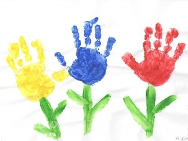 Рисование ладошками цветы