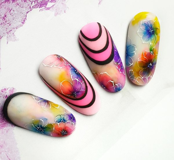 Дизайн ногтей с акварельными каплями