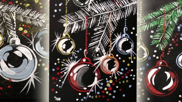 Новогодняя ветка на окне гуашью с шариками