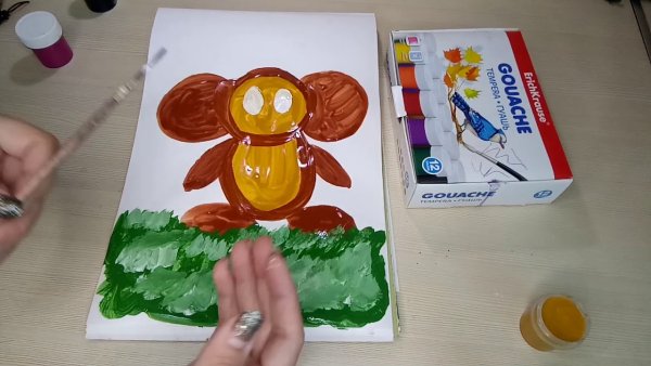 Рисуем Чебурашку гуашью