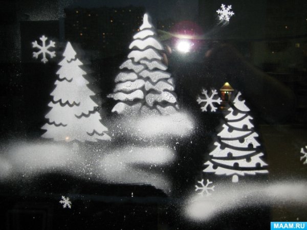 Искусственный снег на окнах