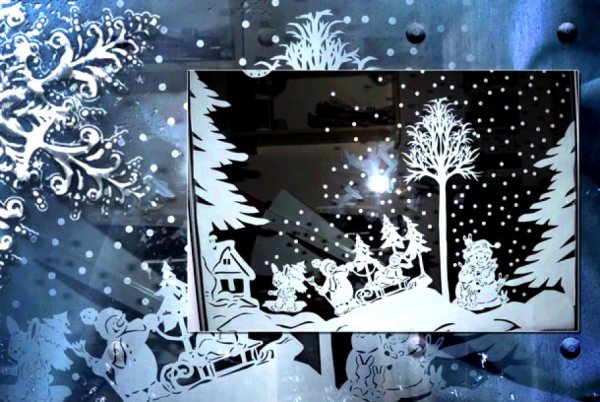 Узоры из снежинок на окне