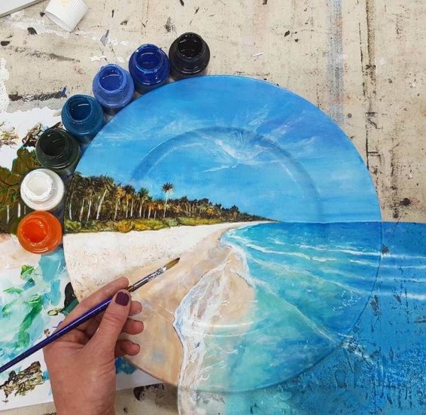 Рисование на тарелке красками