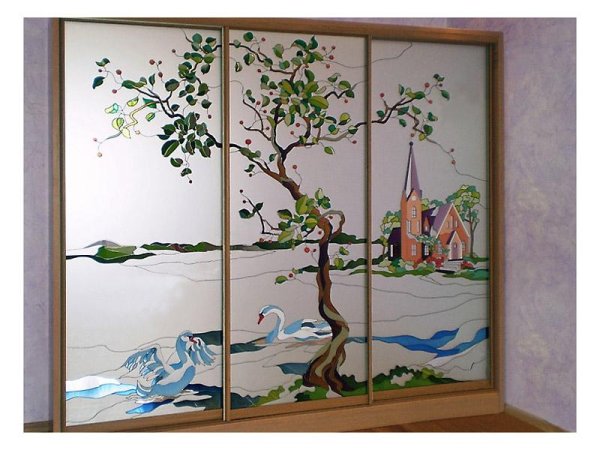 Шкафы купе с витражами