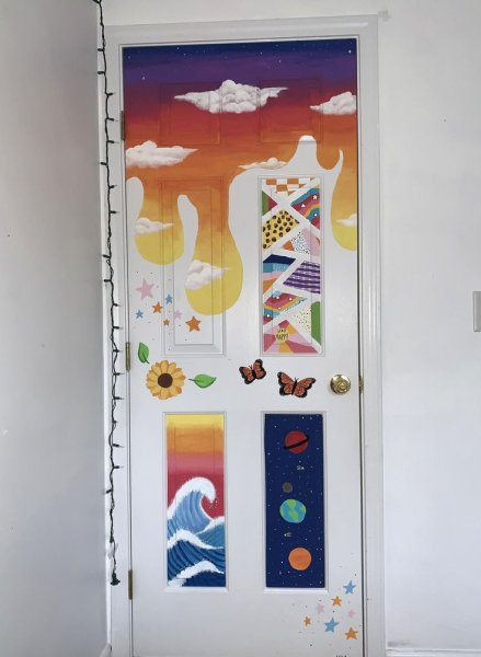 Разрисованная дверь