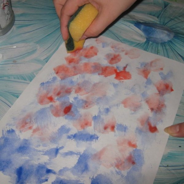 Фон красками на ватмане