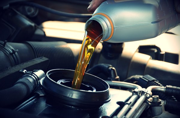 Моторное масло в двигателе