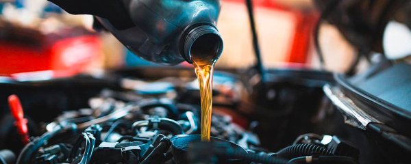 Моторное масло фотосток
