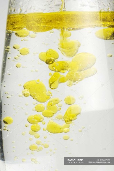 Растительное масло в воде