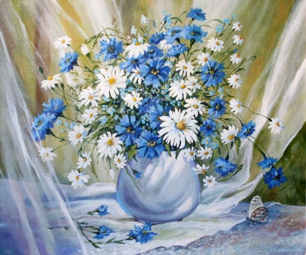 Васильки и ромашки в вазе