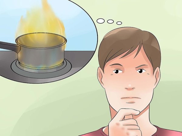 Подливает бензин в огонь