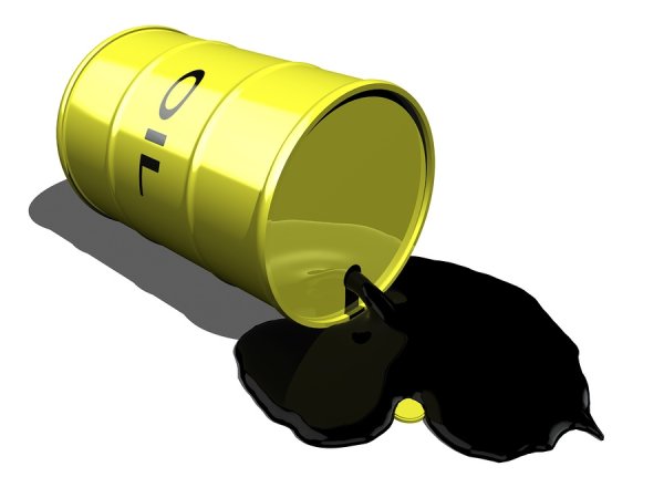 ГСМ разлитое из бочек