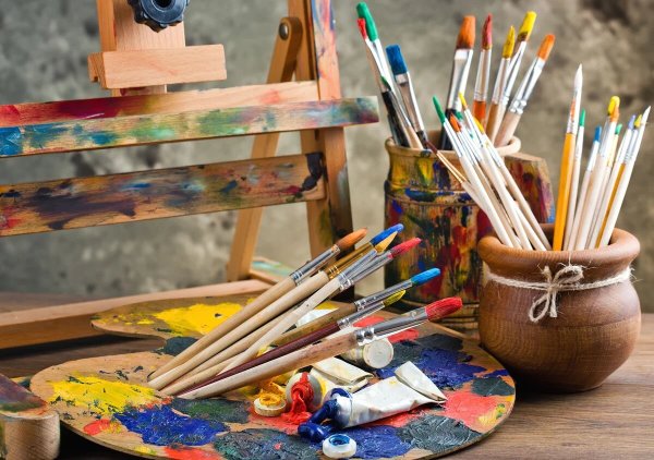 Кисти и краски
