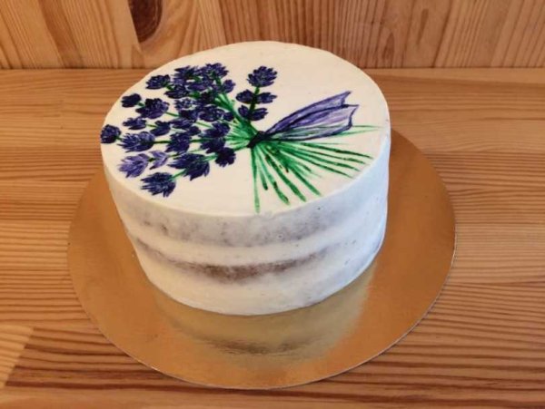 Рисование на торте пищевыми красителями