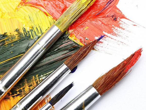 Кисти и краски