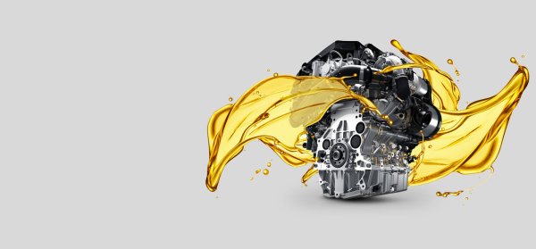 Моторное масло льется