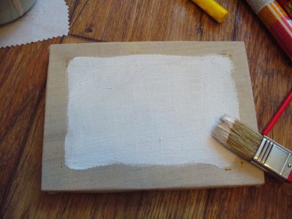 Загрунтованный красками холст