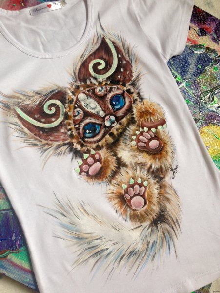 Роспись одежды акриловыми красками