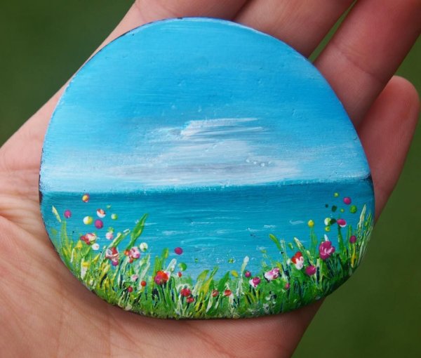 Рисование на морских камушках