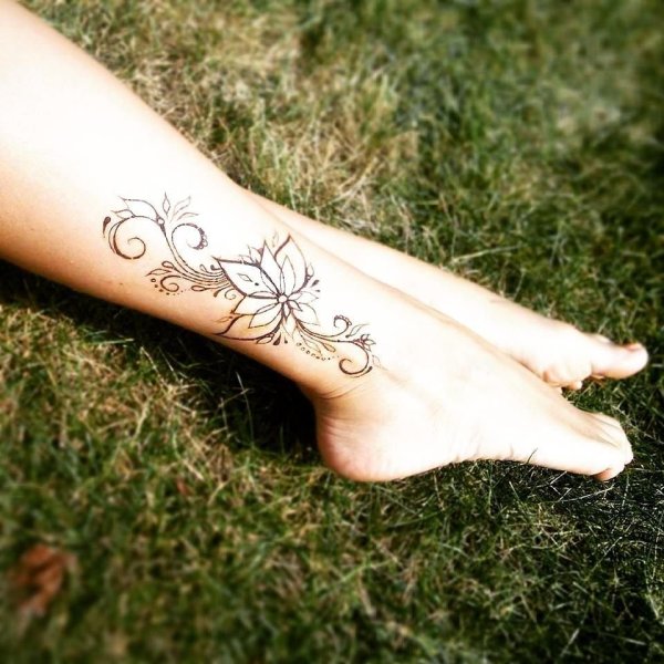 Мехенди на ноге