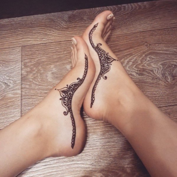 Тату хной на ноге для девушек