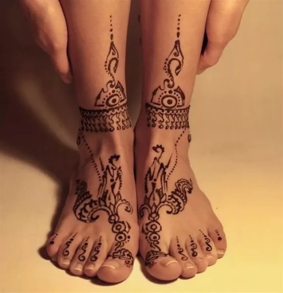 Хна на стопе