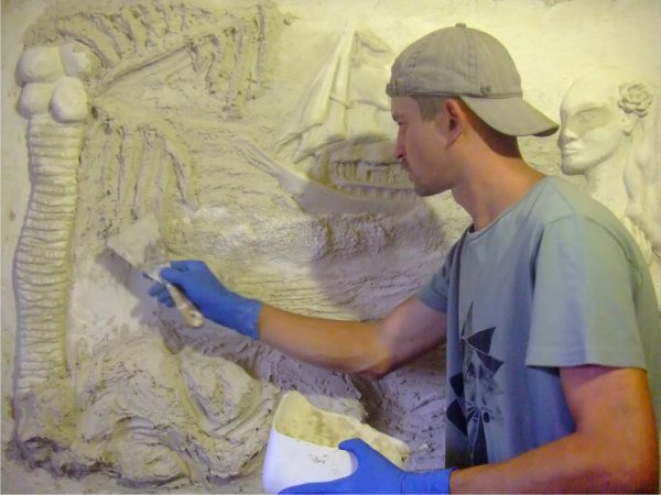 Барельеф из гипсовой штукатурки