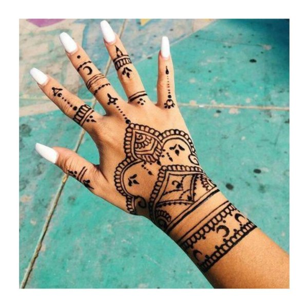 Мехенди на пальцах