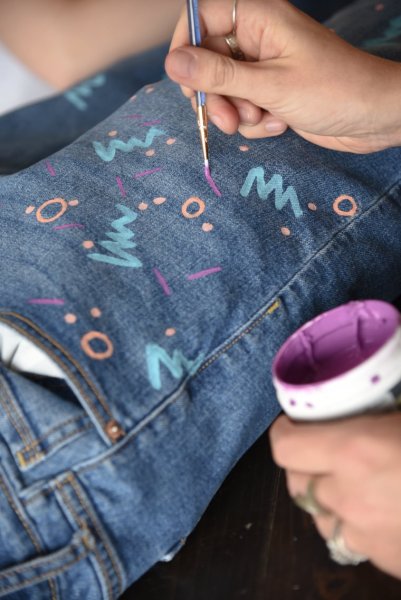 Роспись на джинсах