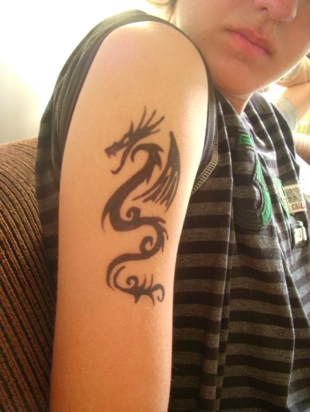 Дракон хной