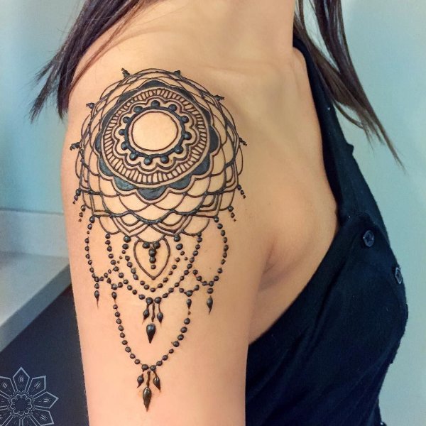 Тату Мандала для девушек