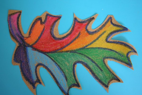 Рисование мелками на бумаге осень