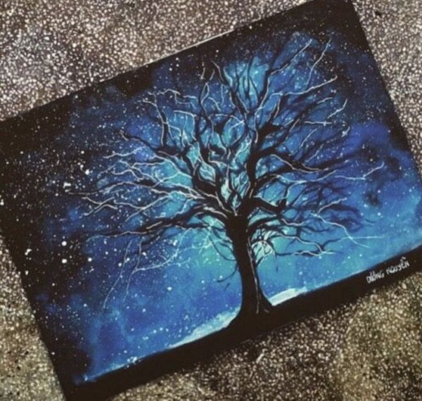 Ночное дерево акрилом