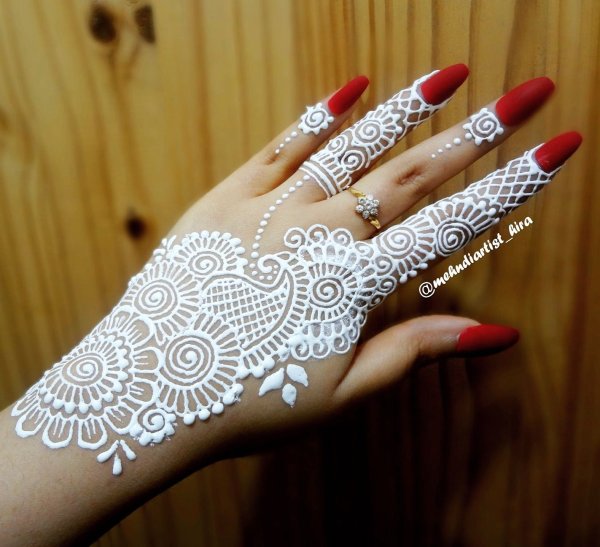 Рисунки белой хной